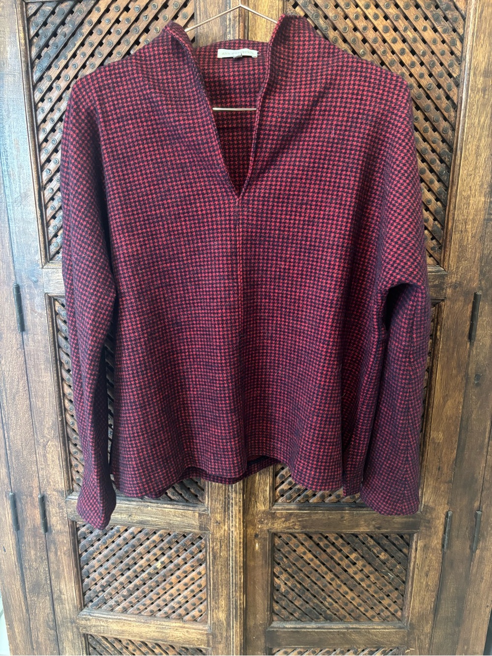 ANN MASHBURN Burgundy Houndstooth V-Neck Sweater